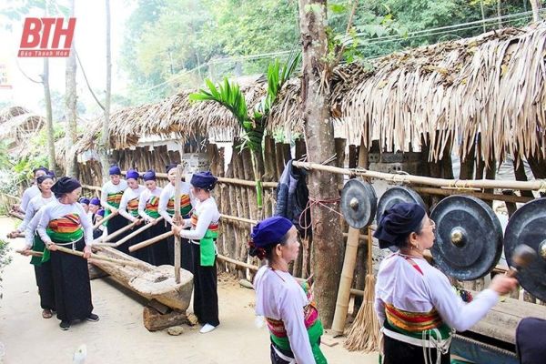Bá Thước bảo tồn giá trị văn hóa làng nghề gắn với phát triển du lịch