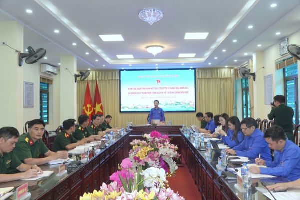 Bí thư Trung ương Đoàn Nguyễn Tường Lâm kiểm tra, nắm tình hình tại Binh chủng Hóa học