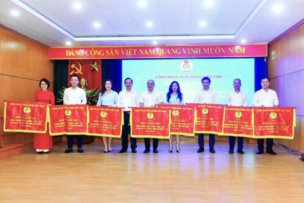 Công đoàn Ngân hàng Việt Nam: Xây dựng Công đoàn vững mạnh vì người lao động