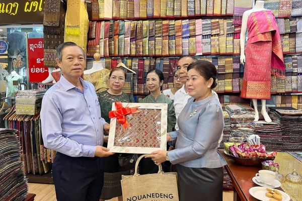 Đoàn công tác của tỉnh Bình Thuận khảo sát, tìm hiểu thị trường Lào