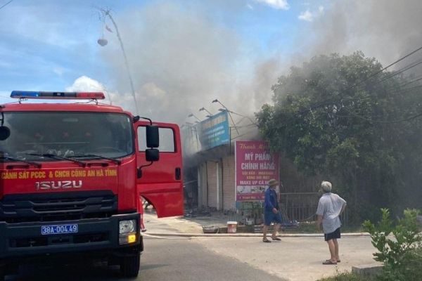 Hà Tĩnh: cửa hàng kinh doanh đồ gia dụng bất ngờ bốc cháy