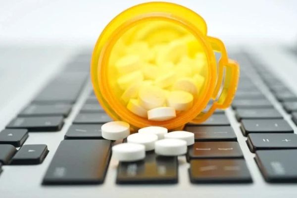 Lý do TP.HCM khó quản lý buôn bán thuốc online