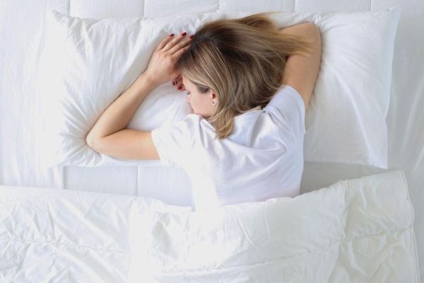 Nằm sấp khi ngủ có gây hại cho sức khỏe không?