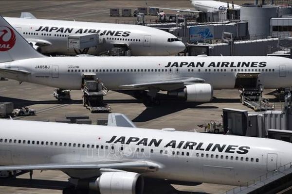 Nhật Bản: Máy bay chở 47 hành khách phải hạ cánh khẩn cấp do cháy động cơ