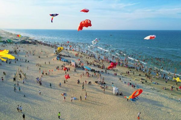 Quảng Nam: Nhiều hoạt động sôi nổi ở bãi biển Tam Thanh