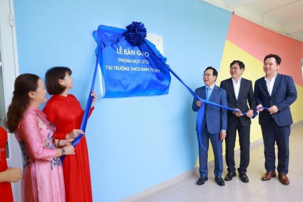 Samsung trao tặng phòng học chức năng STEM Lab 70.000 USD cho Trường THCS Nam Từ Liêm