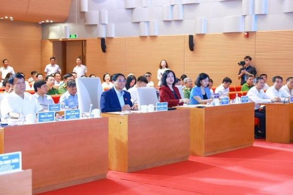 Thủ tướng: Phấn đấu 100% người dân Hà Nội được cấp Hồ sơ sức khỏe điện tử cá nhân