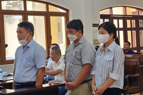 Xét xử cựu TGĐ Công ty Phú Việt Tín: VKS và Tòa trái quan điểm về tội danh