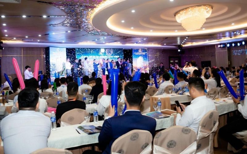 Hàng trăm ''chiến binh'' kinh doanh Đà Nẵng tham dự lễ kick off dự án DaNang Gold Tower