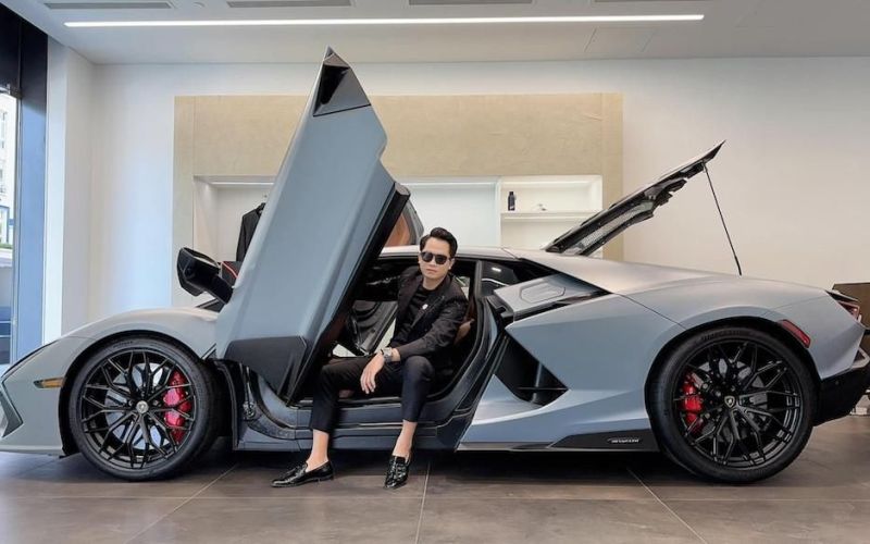 Hoàng Kim Khánh ngỏ ý 'tậu' siêu xe Lamborghini Revuelto đắt nhất Việt Nam?