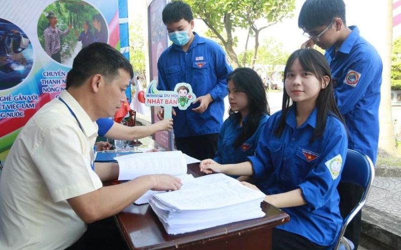 Ngày hội tư vấn hướng nghiệp cho đoàn viên, thanh niên Quảng Bình